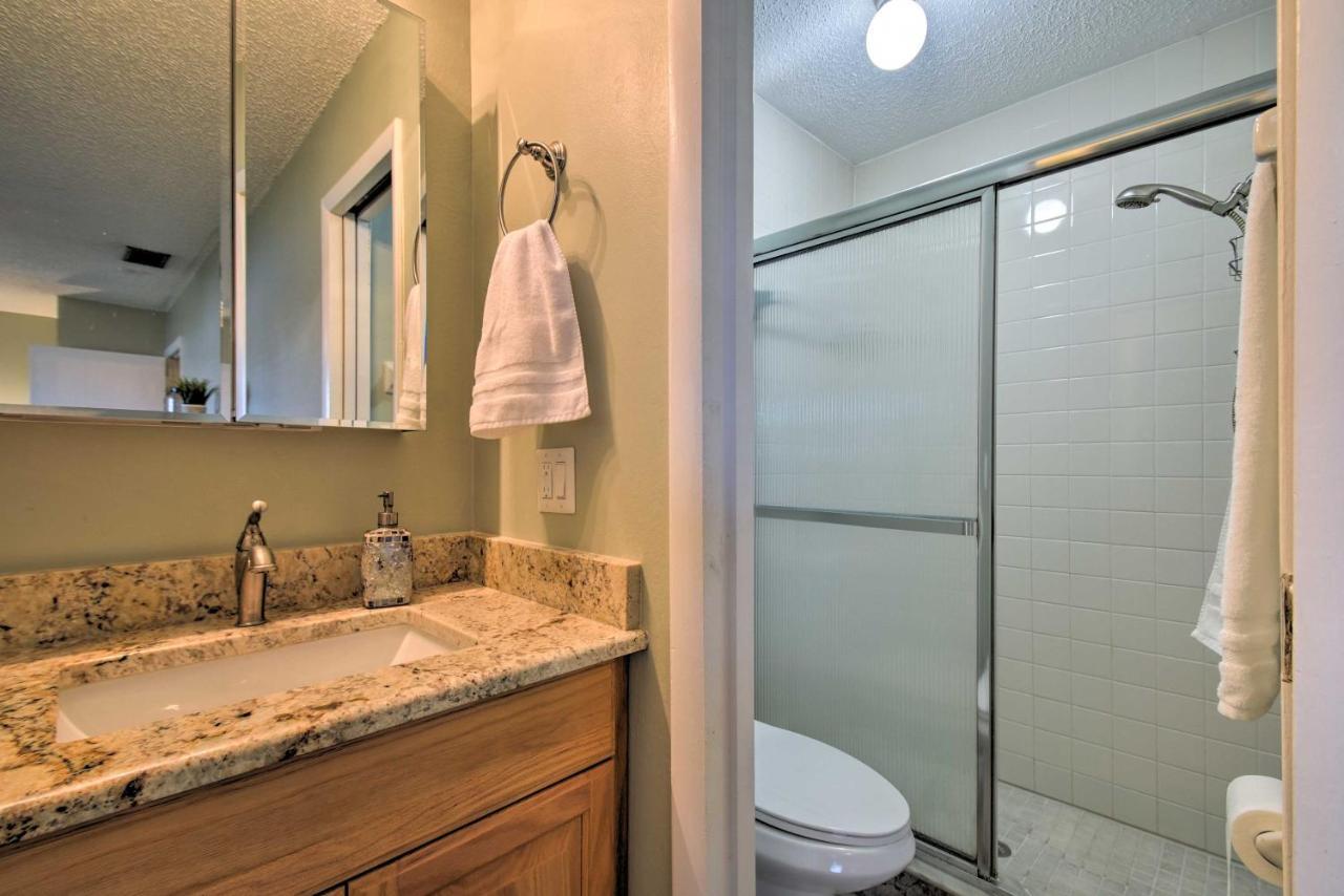 Casa de Férias Indian Shores Townhome With Pool Access And Kayaks! *