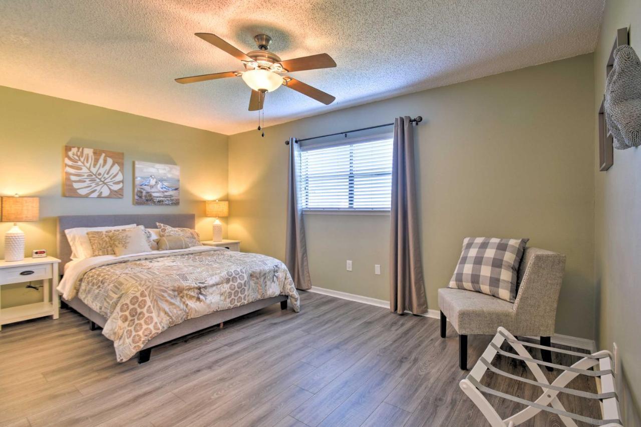 Casa de Férias Indian Shores Townhome With Pool Access And Kayaks! Clearwater Beach